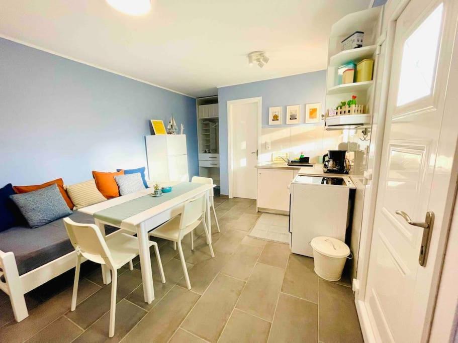 Cozy, Newly Renovated Apartment In Gavrio. Exterior photo